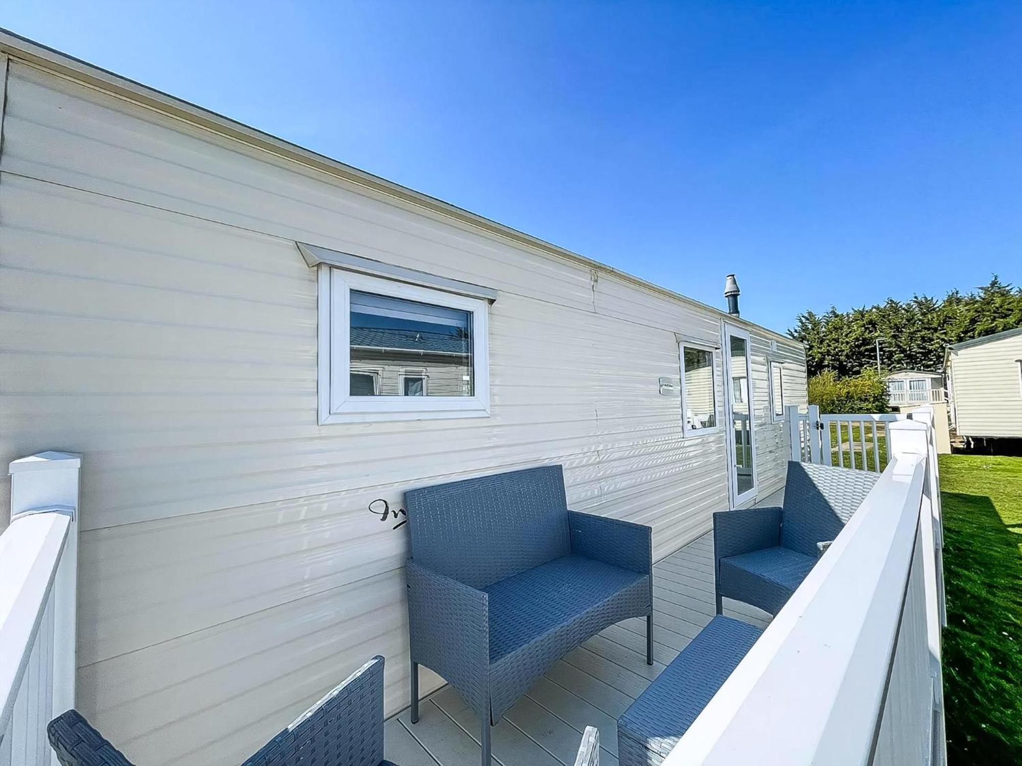 Gorgeous Caravan With Decking In Breydon Water Holiday Park, Ref 10081B Belton with Browston Exterior foto